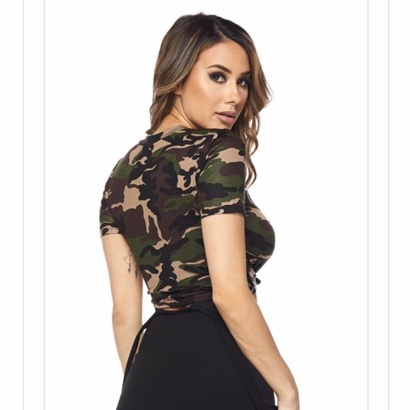 The future is female Crop Top T-Shirt - Picture 3 of 3